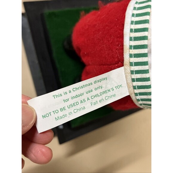 VTG Holiday Scene Santa Creations Musical Lights Up Plays Xmas Carols 1990 W/box - Picture 8 of 13